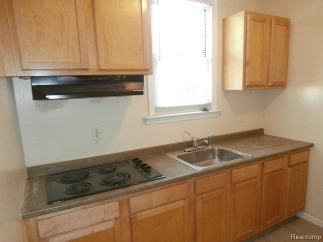 Building Photo - 312 E Woodruff Ave