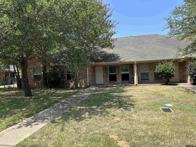 Building Photo - 8325 Garrett Dr