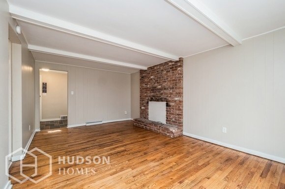 Foto del edificio - AVAILABLE NOW - 4371 Kilbert Drive, Alliso...
