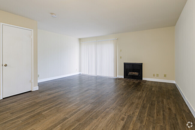 2BR, 1.5BA - 1,175SF - American River Commons