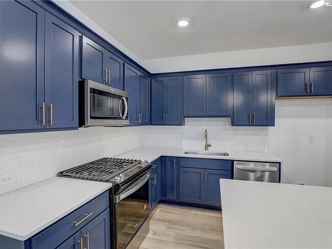 Foto del edificio - 3 Bedroom Townhome in Atlanta