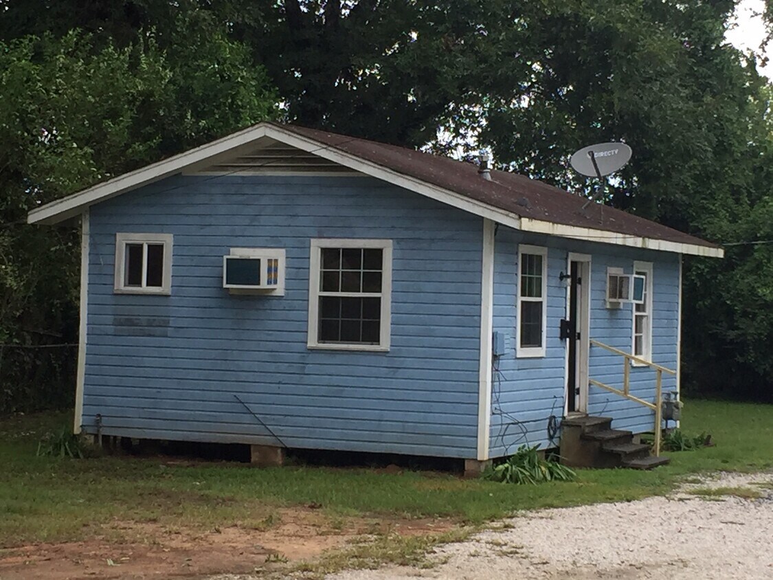 Primary Photo - 635 Garden St