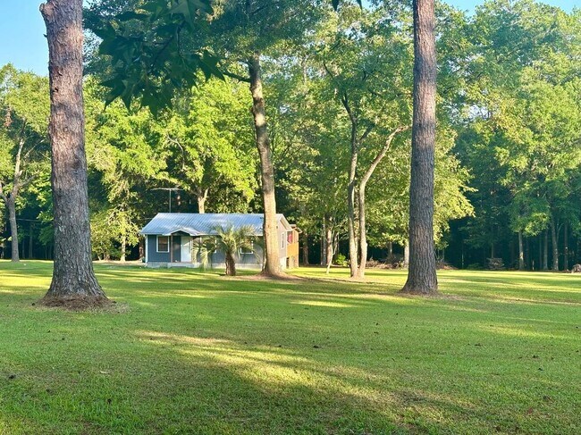 Foto del edificio - 54 Hardwood Hollow Rd