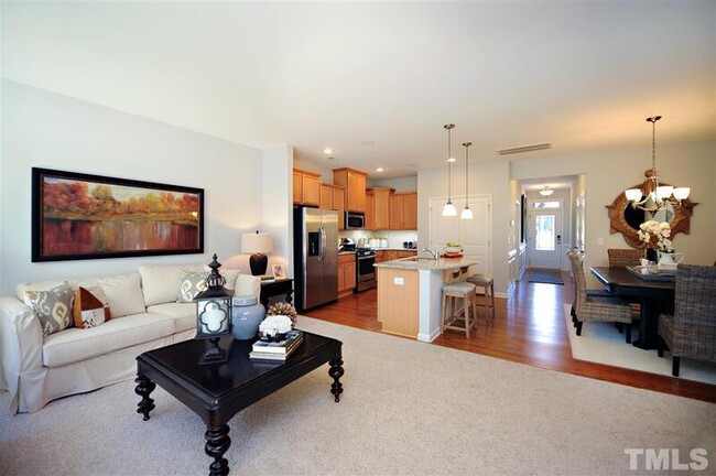 Building Photo - 910 Saratoga Dr