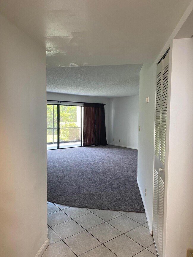 Building Photo - 12692 Shoreline Dr