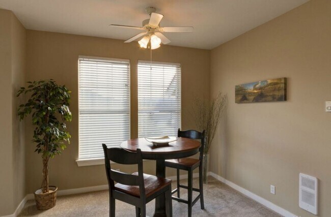 Foto del edificio - Sunny & Bright Upper Unit in Snoqualmie Ridge