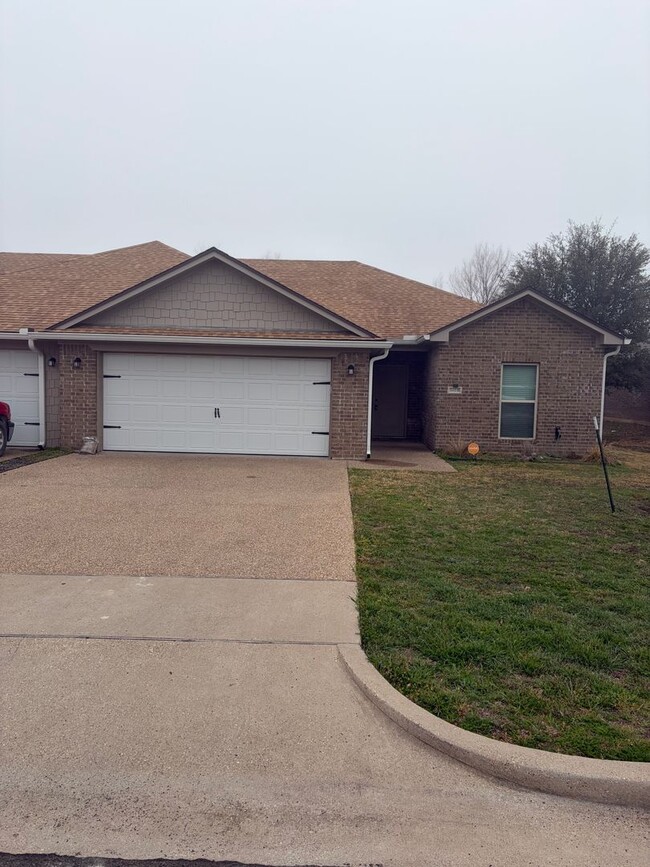 Building Photo - 5612 Foxborough Dr