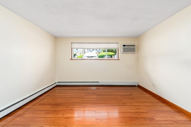 Building Photo - 73 Charlesbank Rd
