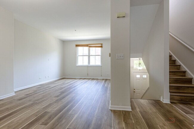 Foto del edificio - 6163 Mayfair Ave
