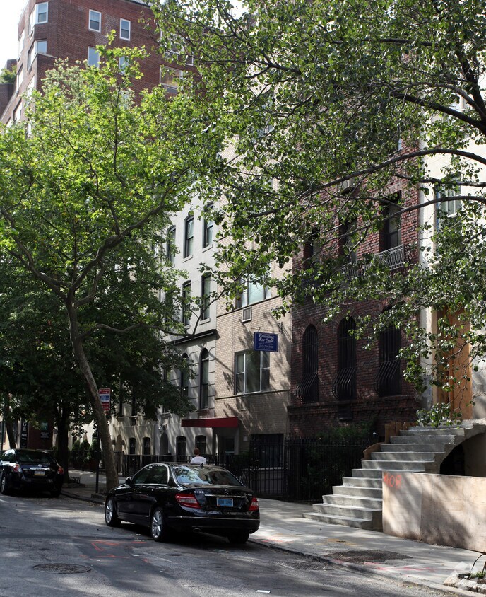 Foto del edificio - 412 E 50th St