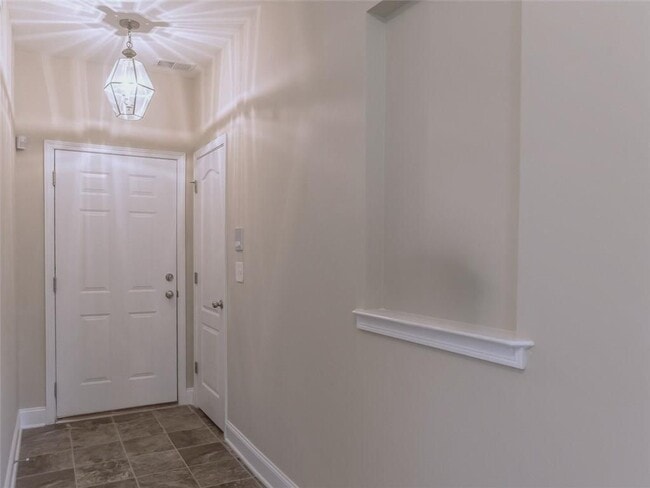 Building Photo - 3945 Pointe Vecchio Cir