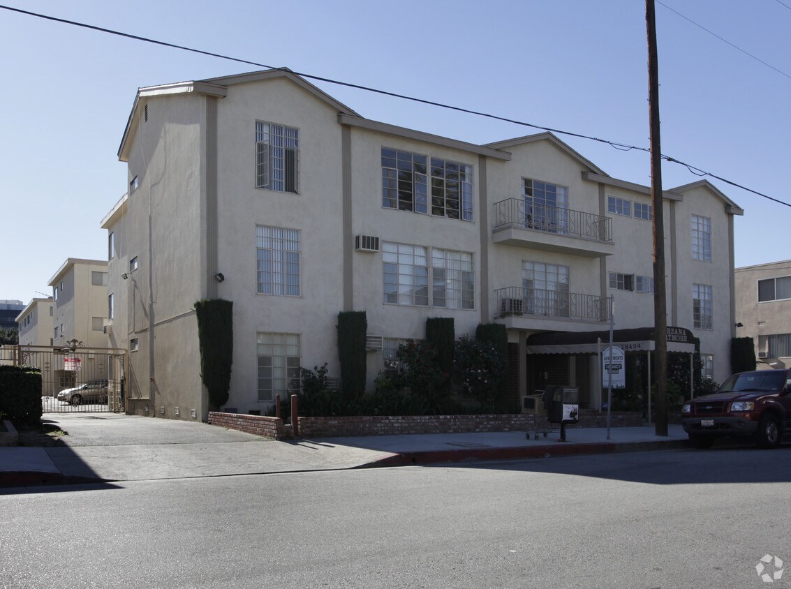 Primary Photo - Tarzana Biltmore