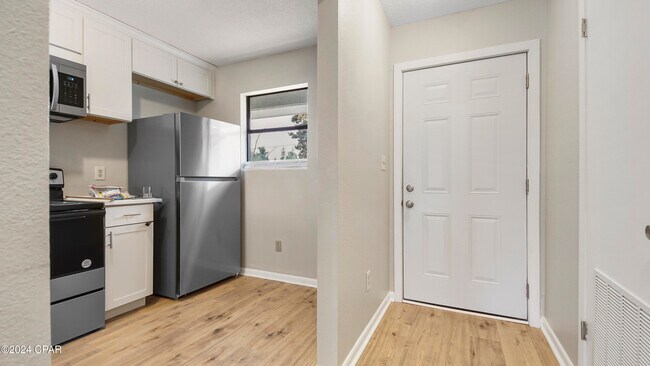 Foto del edificio - 5113 E 10th St