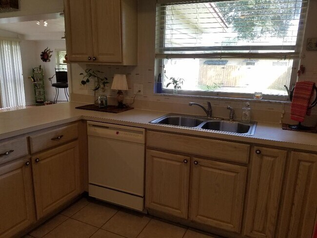 Foto del edificio - 6945 Hibiscus Ave S