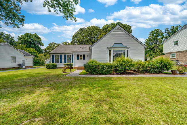 Building Photo - 5826 Pepperhill Rd