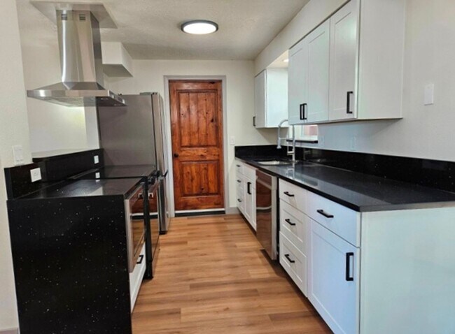 Foto del edificio - 3Bd/1.5Ba Single Story Home - For viewing!