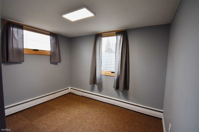 Building Photo - 1 br, 1 bath 4plex - 2510 8th St N