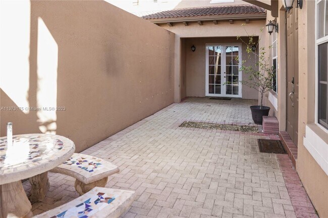 Building Photo - 623 SW 146th Ter