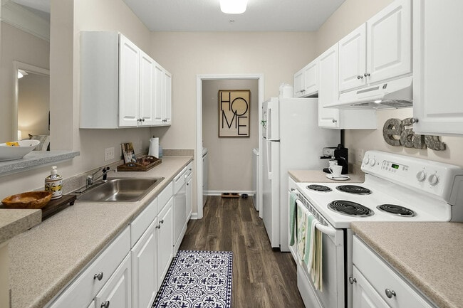 Building Photo - Abberly Grove Apartment Homes