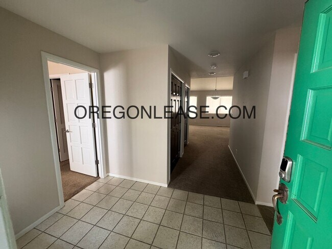 Foto del edificio - Spacious Home in Prime Ferry Street Bridge...