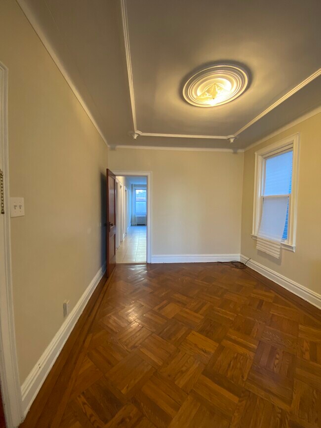 Foto del edificio - 120 Nelson Ave