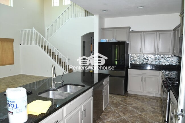 Building Photo - 10827 W Cottontail Ln