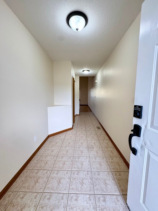 Building Photo - 1149 Alexandria Dr