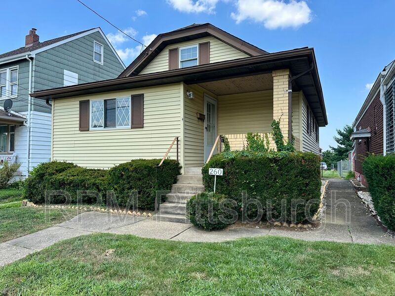 Primary Photo - 260 W Marigold St
