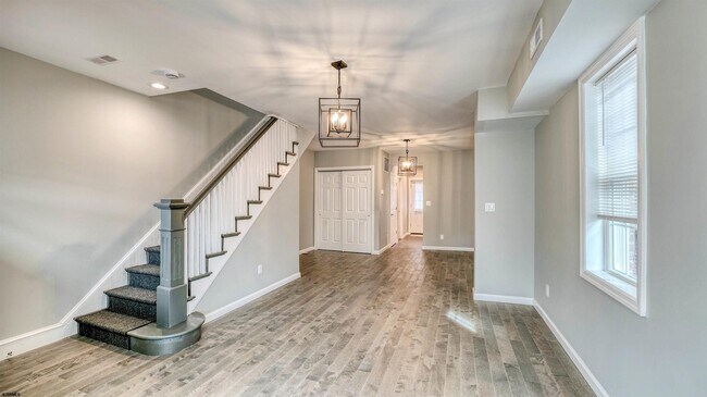 Foto del edificio - 103 N Harvard Ave