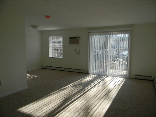 Building Photo - 3330 Vestal Rd