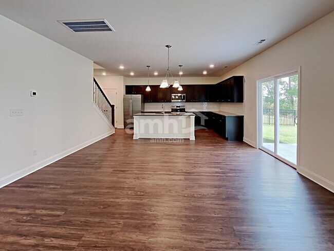 Foto del edificio - 4041 Birchfield Pl