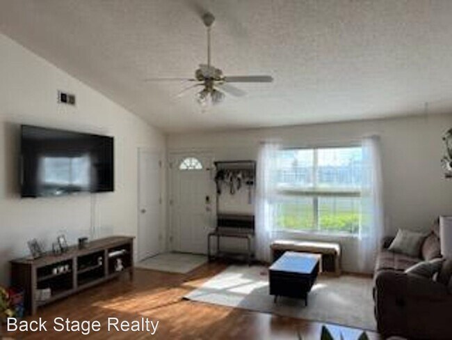 Building Photo - 3 br, 2 bath House - 390 Brackin St