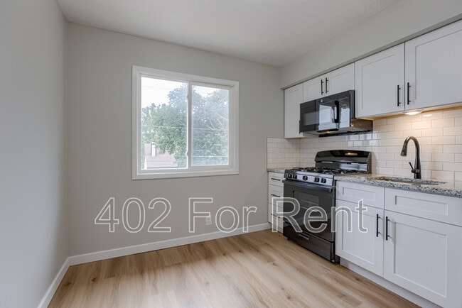 Photo - 4715 Davenport St Apartment