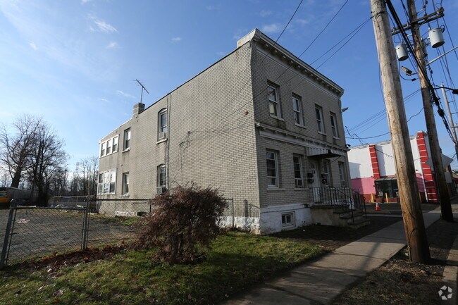 Foto del edificio - 126-128 Talmadge Ave