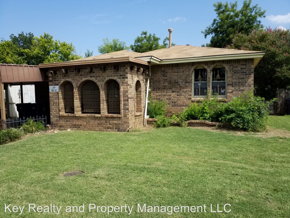 Primary Photo - 3 br, 2 bath House - 4916 S. Drexel Ave