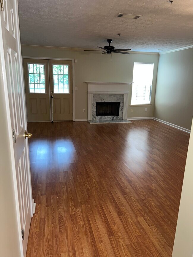Building Photo - 5908 Trent Walk Dr