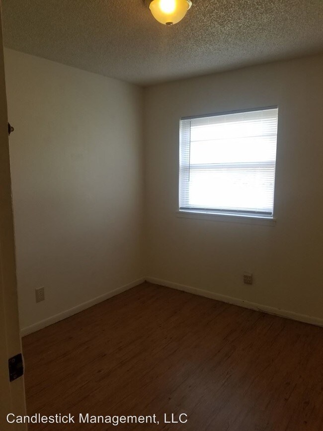 Building Photo - 426 SE Arter Ave