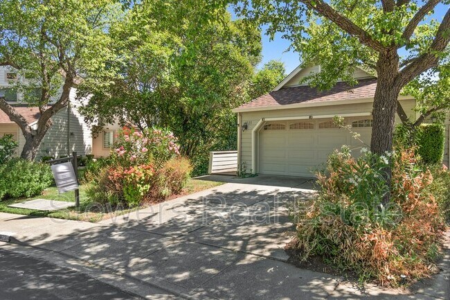 Foto del edificio - 1825 N Forest Hill Pl