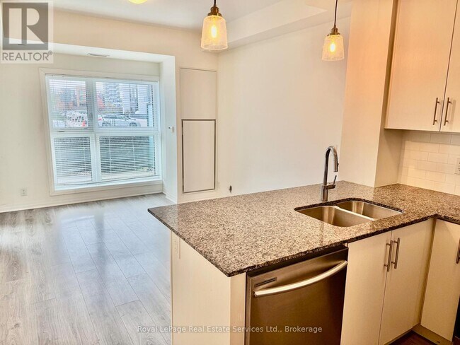 Photo du bâtiment - 128 Grovewood Common