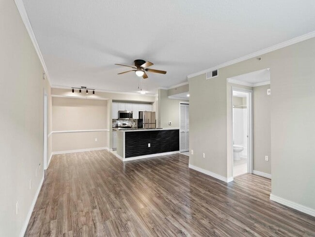 Building Photo - 5095 Fairways Cir
