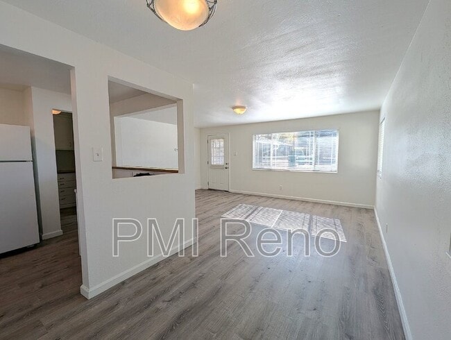 Building Photo - 760 Balzar Cir