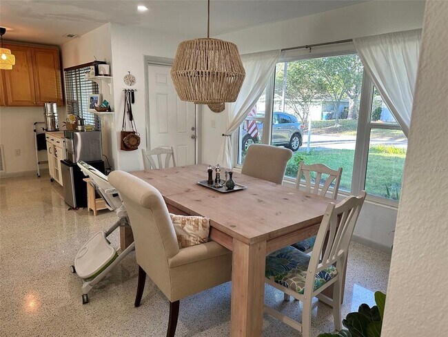 Foto del edificio - 815 Woodley Rd