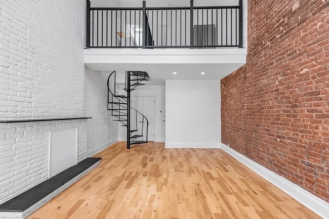 Building Photo - 404 W 22nd St