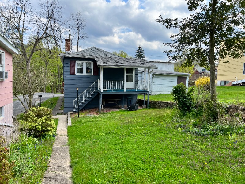 Primary Photo - 448 Biddle St