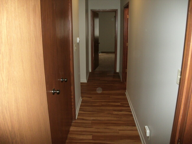 Entry - 11313 Douglas Ave