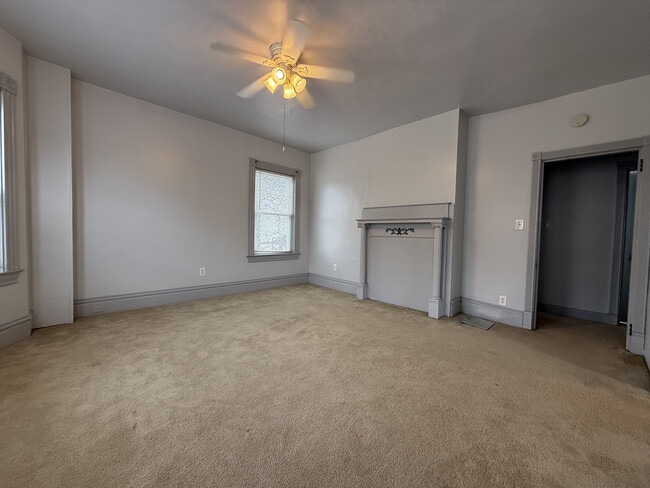 Building Photo - 11 Lelia St