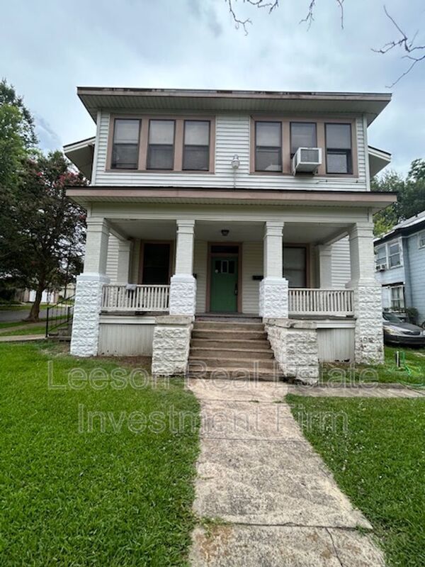 Building Photo - 1101 College St