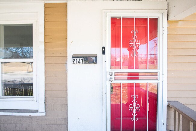 Foto del edificio - 2141 Philadelphia Dr