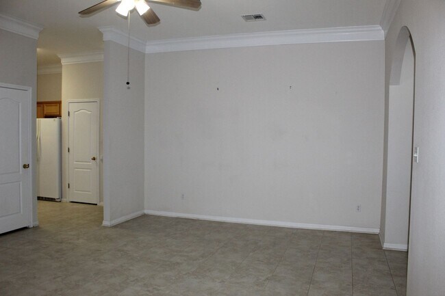 Building Photo - 3 BEDROOM NEAR BELTON HIGH SCHOOL