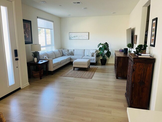 Foto del edificio - 1052 Kendale Wy